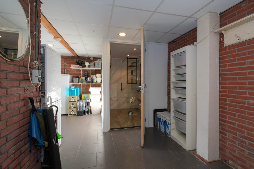 Characteristic Semi-Detached Family Home with Spacious Garden and Water View in Almelo — 13