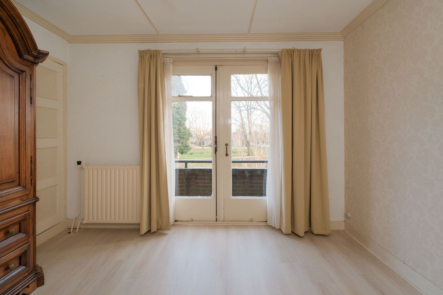 Characteristic Semi-Detached Family Home with Spacious Garden and Water View in Almelo — 19