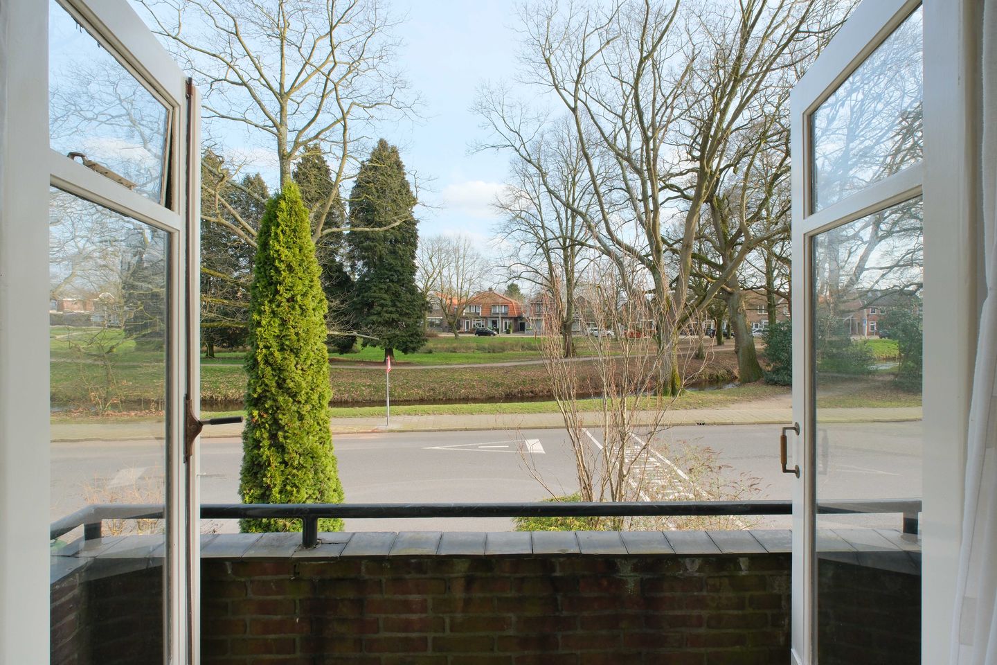 Characteristic Semi-Detached Family Home with Spacious Garden and Water View in Almelo — 20