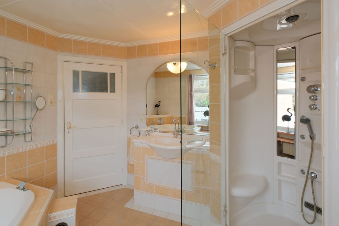 Characteristic Semi-Detached Family Home with Spacious Garden and Water View in Almelo — 23
