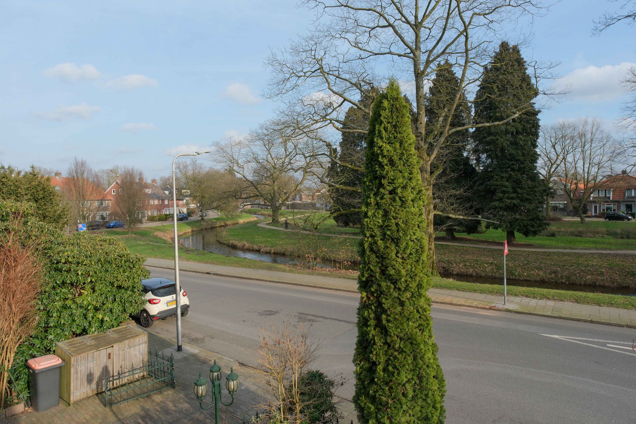 Characteristic Semi-Detached Family Home with Spacious Garden and Water View in Almelo — 27