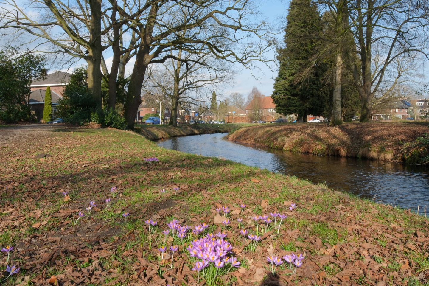 Characteristic Semi-Detached Family Home with Spacious Garden and Water View in Almelo — 34