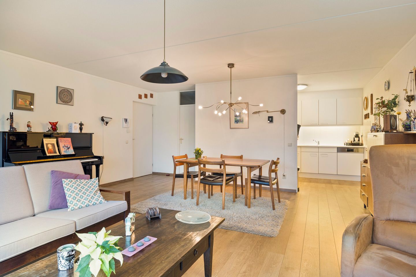 Foto 10 van Henriette Ronnerstraat 186