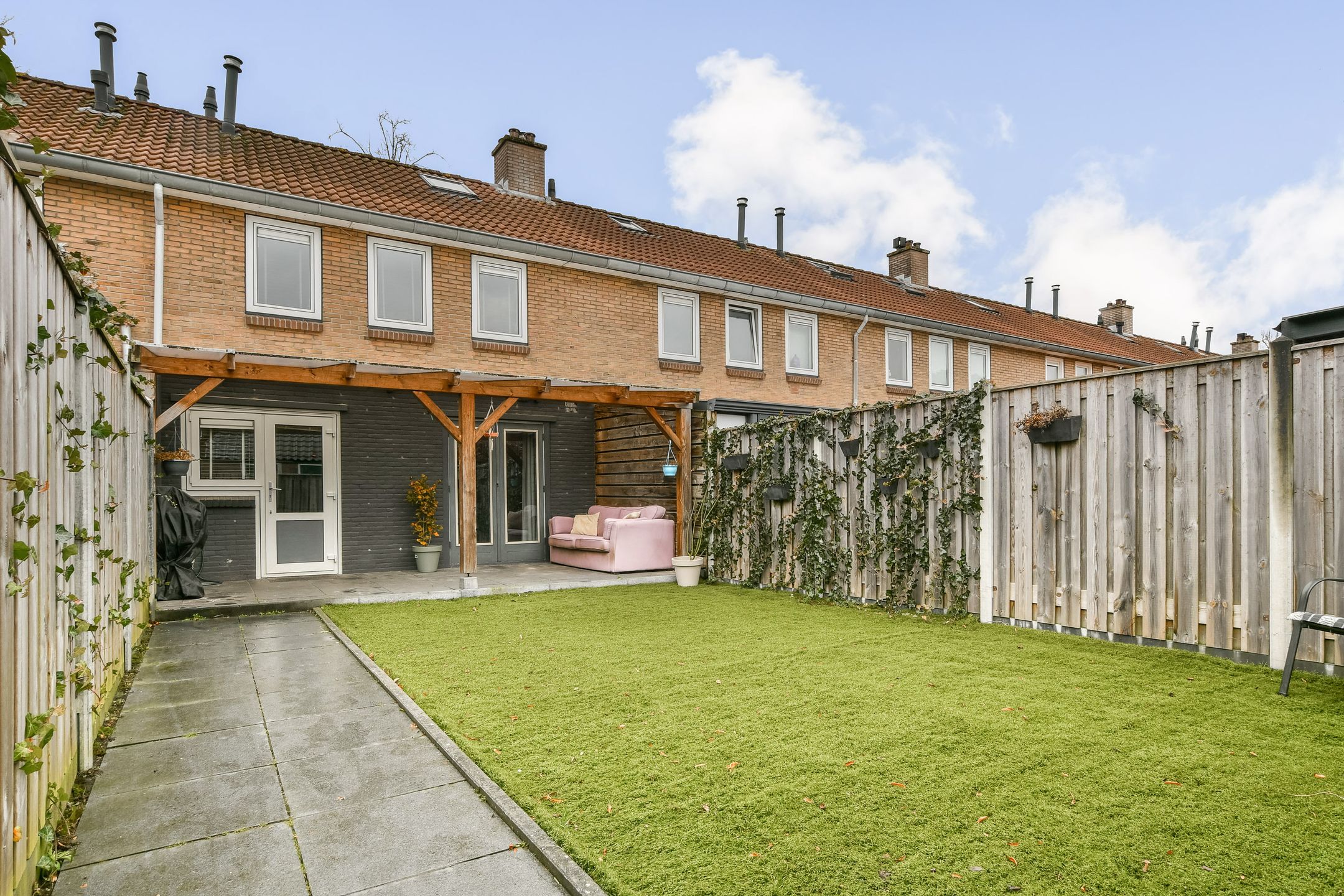 Photo 24 of Trompstraat 78