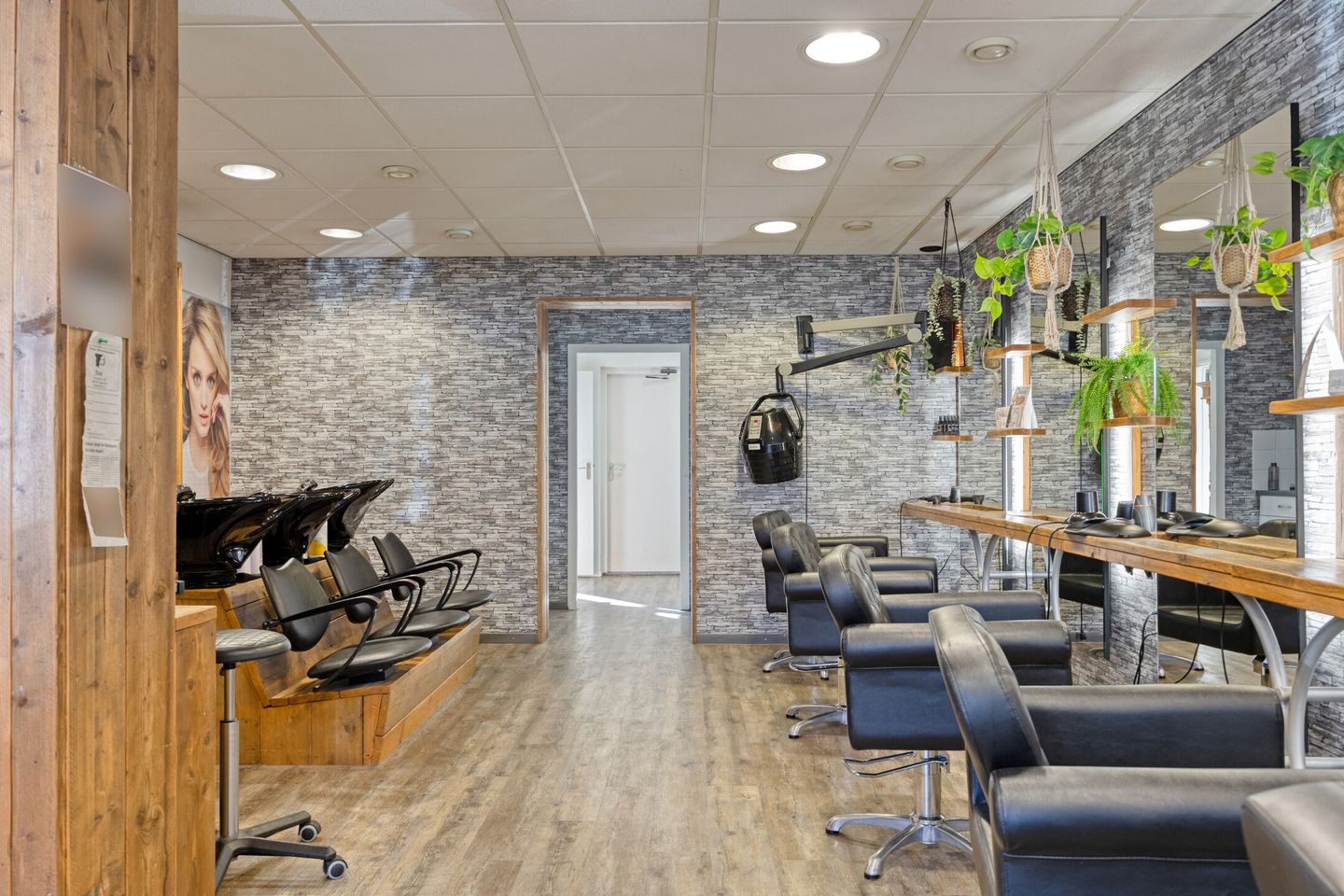 Bekijk foto 3 van Dorpsstraat 120