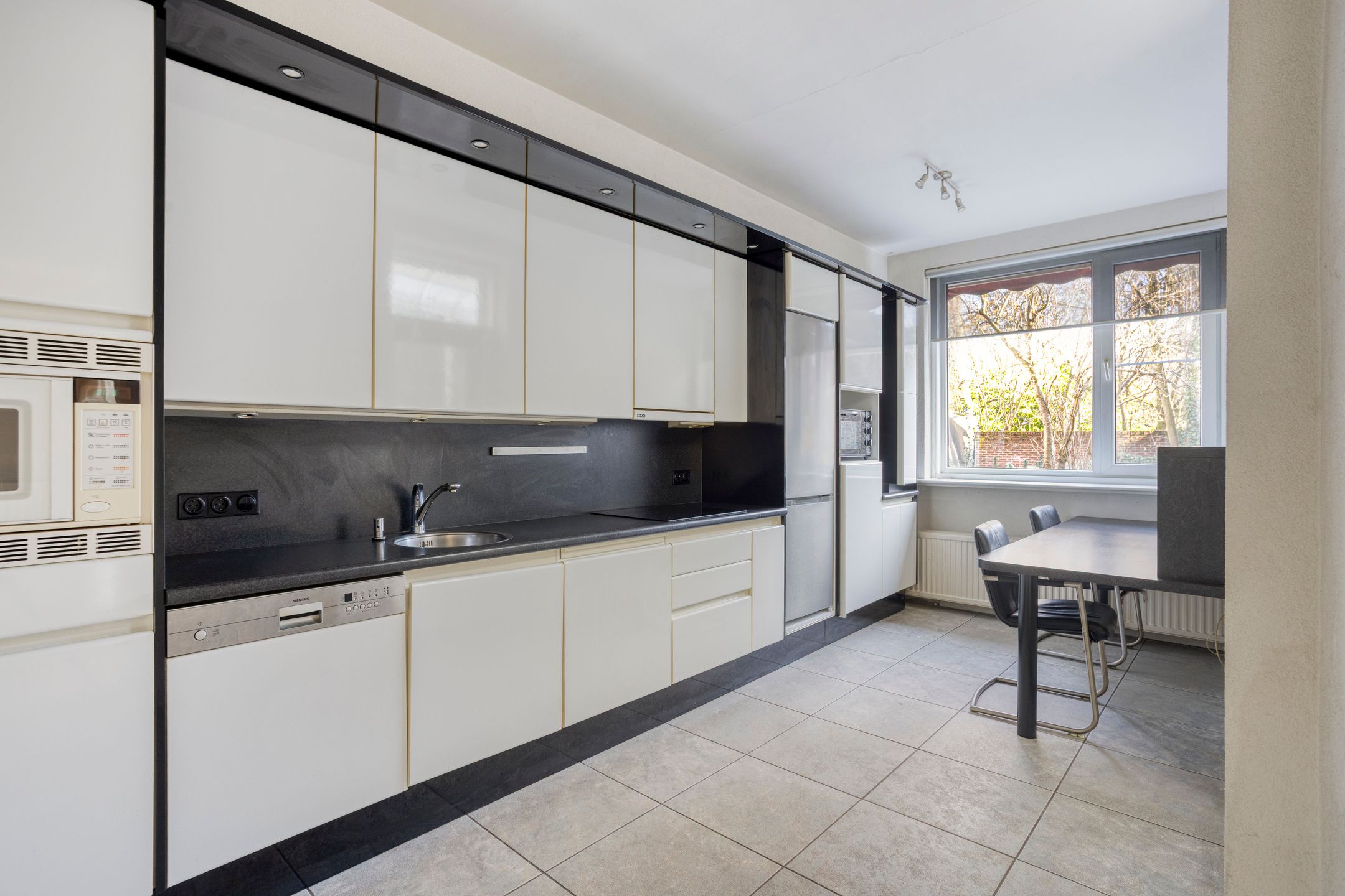 Foto 15 van Voogdijstraat 28