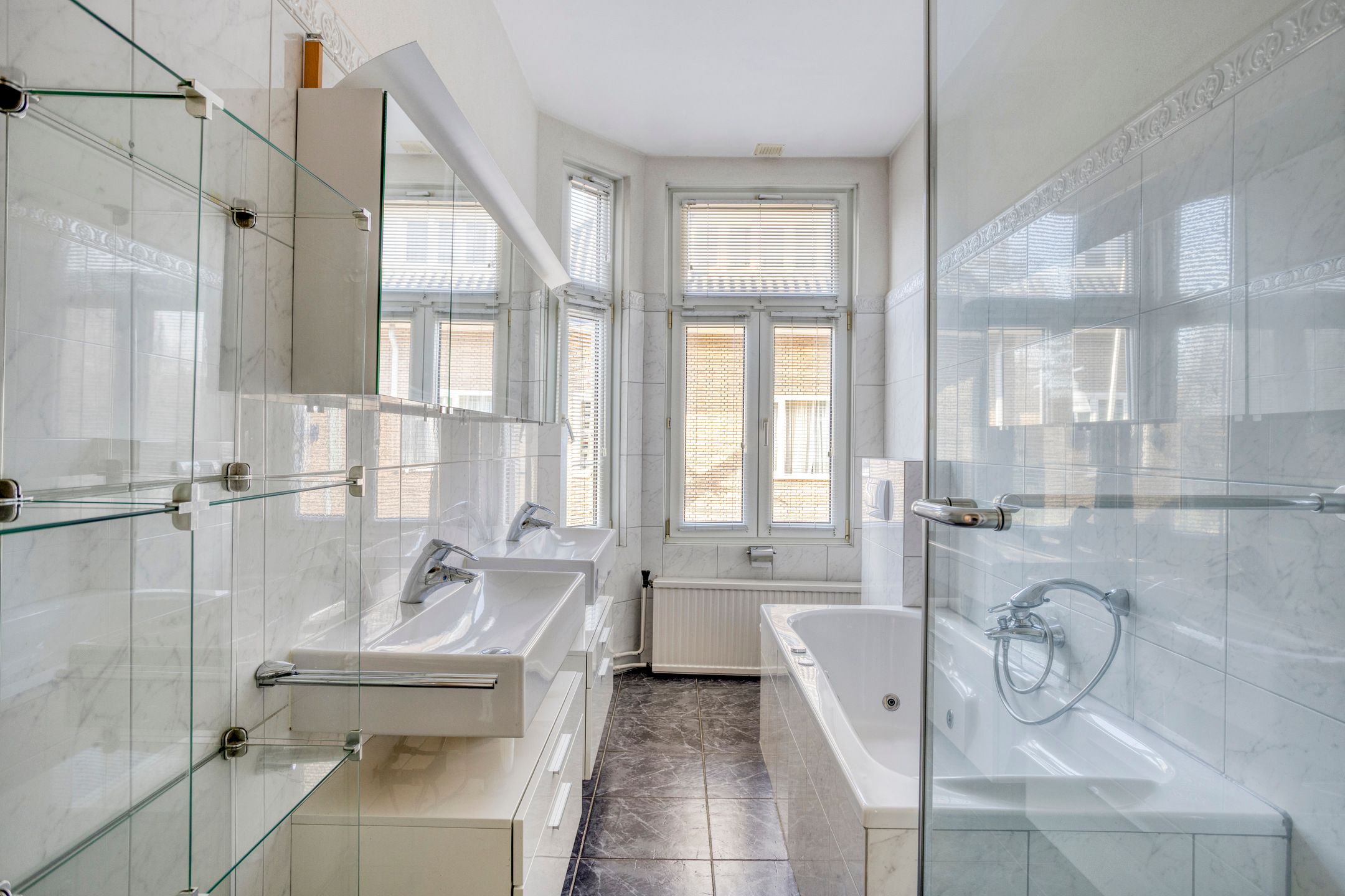 Foto 24 van Voogdijstraat 28