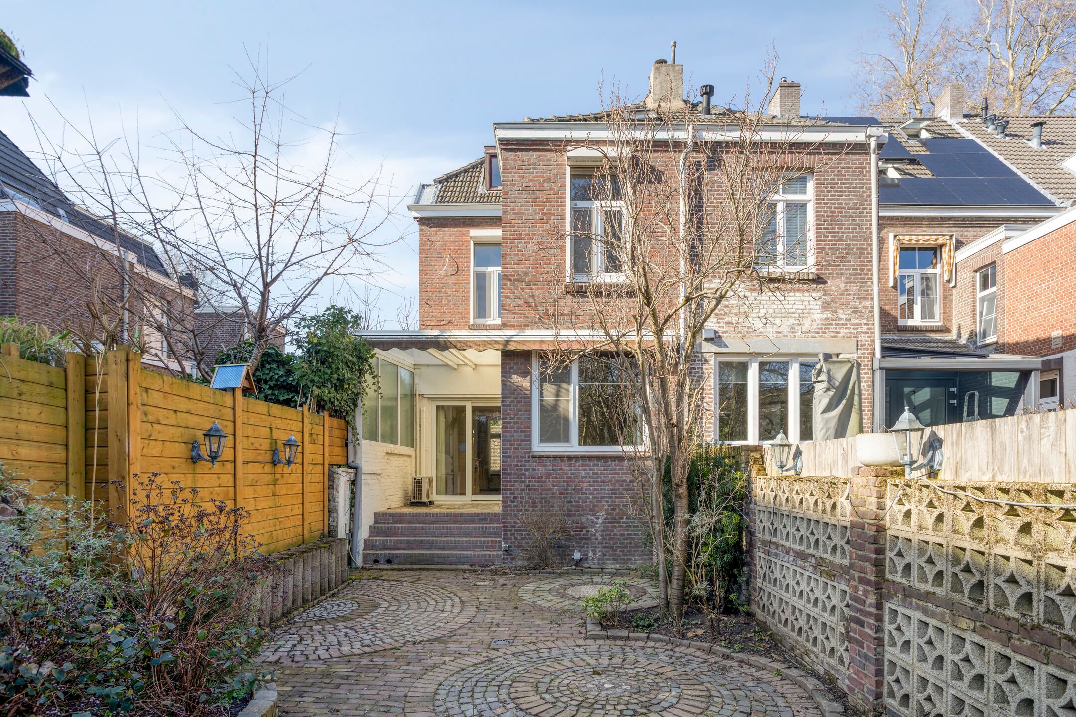 Foto 42 van Voogdijstraat 28