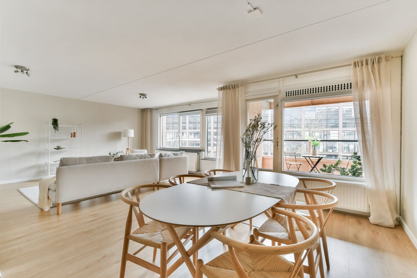 Foto 10 van Mignot en De Blockplein 93