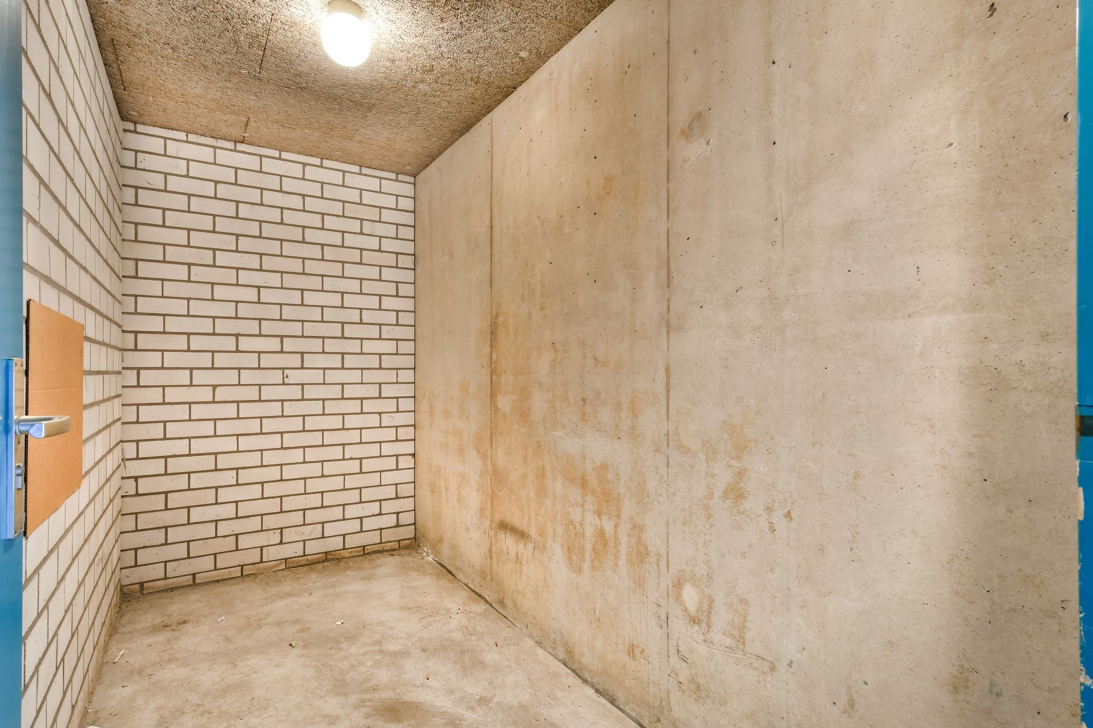 Luxurious corner apartment in Eindhoven city center — 35