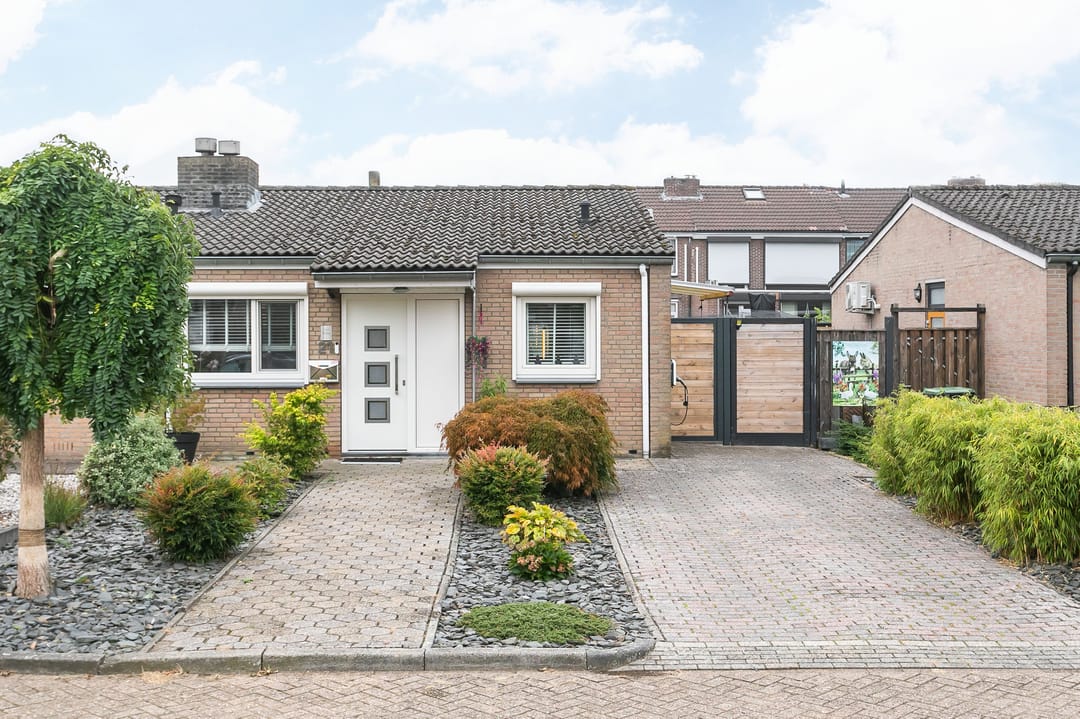 Photo 1 of Deken Lendersstraat 21