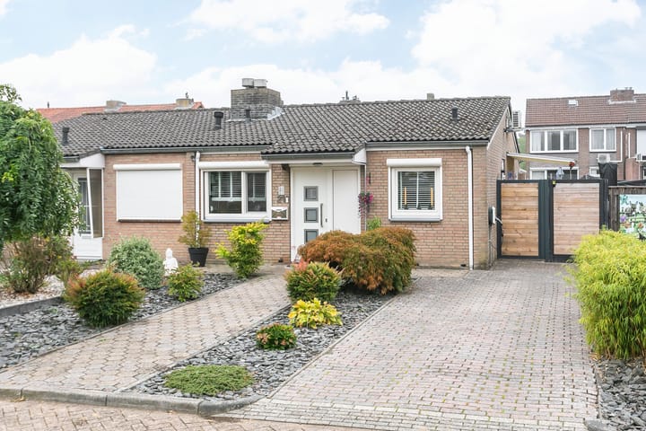 Photo 2 of Deken Lendersstraat 21