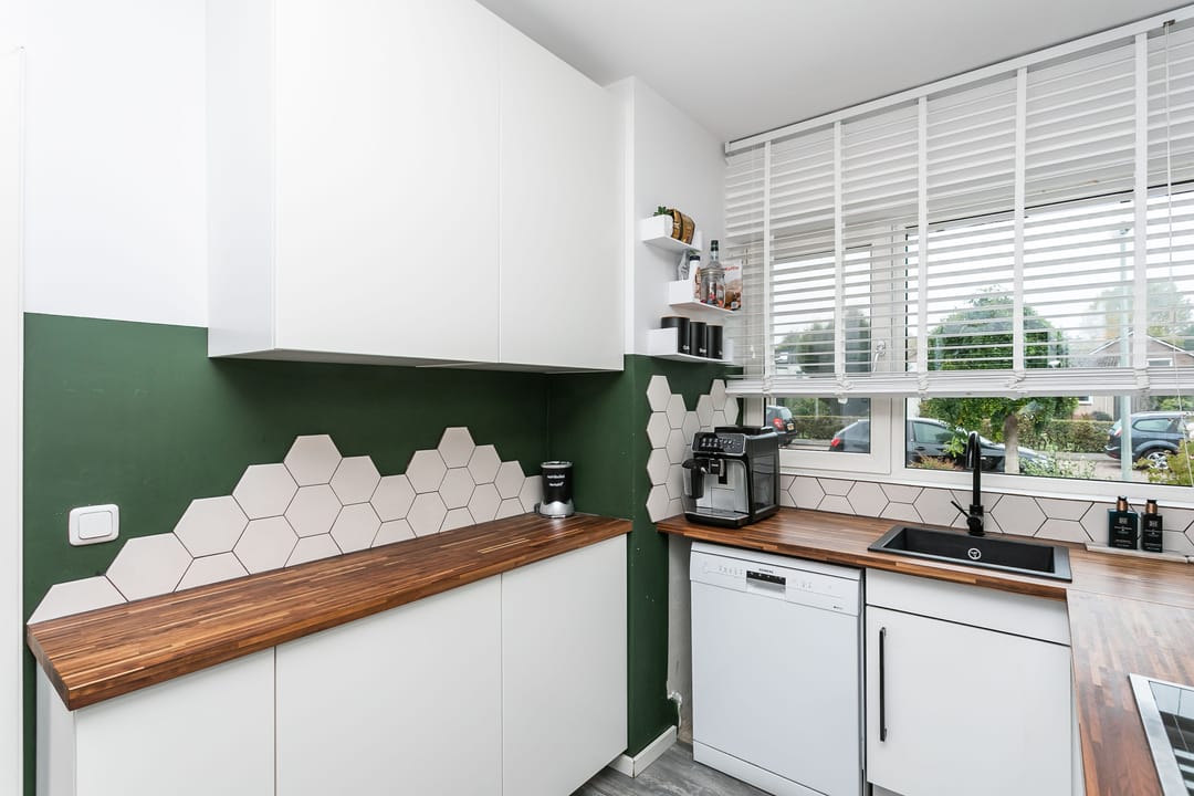 Photo 11 of Deken Lendersstraat 21