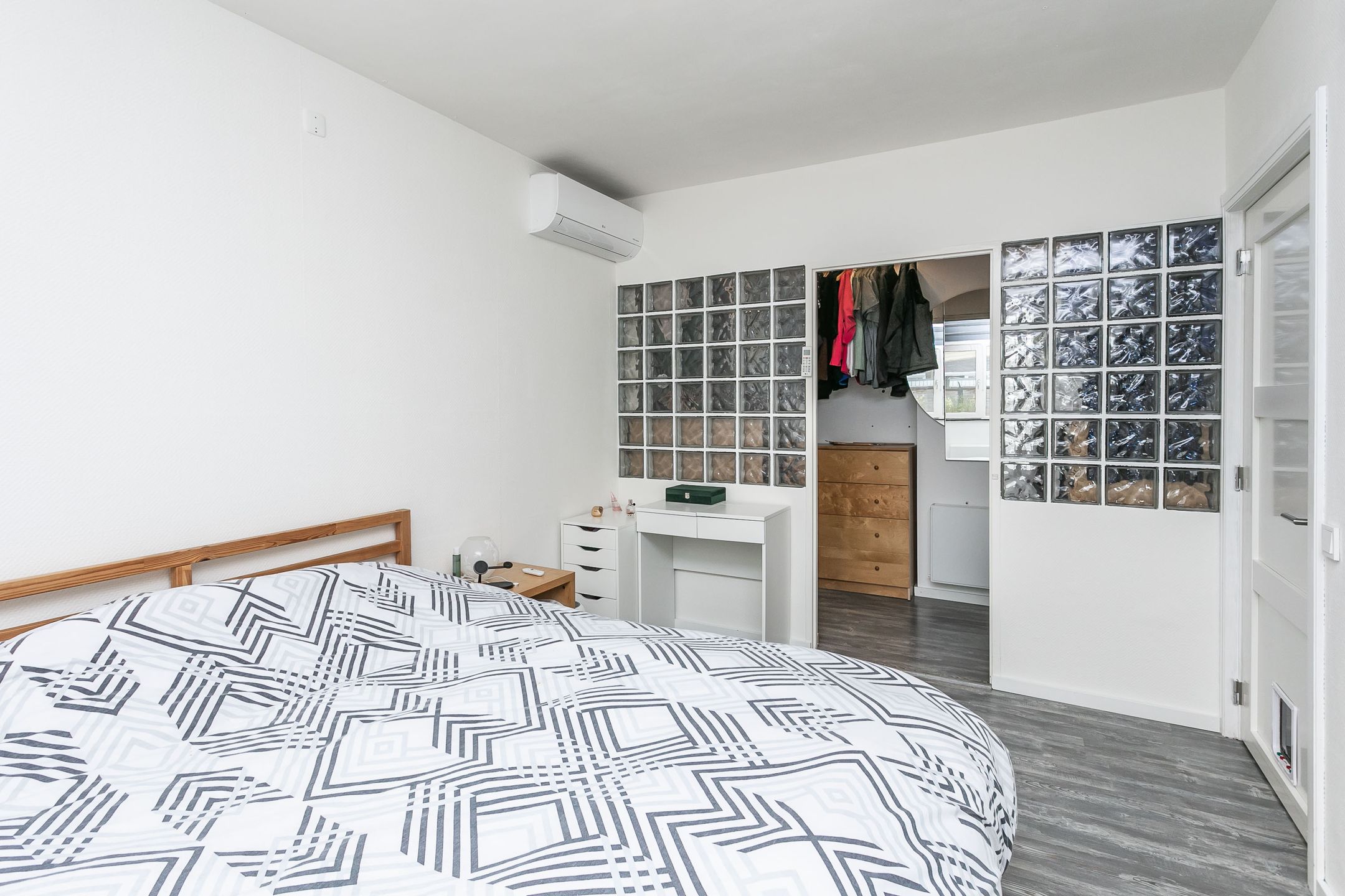 Photo 24 of Deken Lendersstraat 21