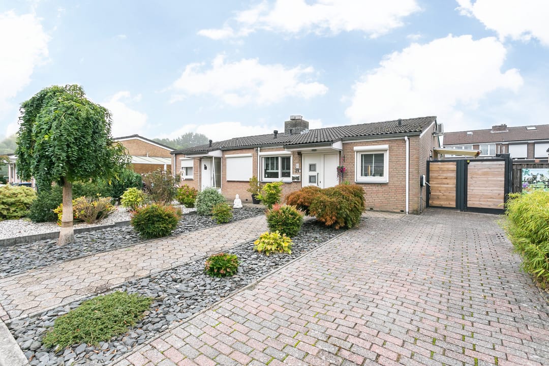 Photo 38 of Deken Lendersstraat 21