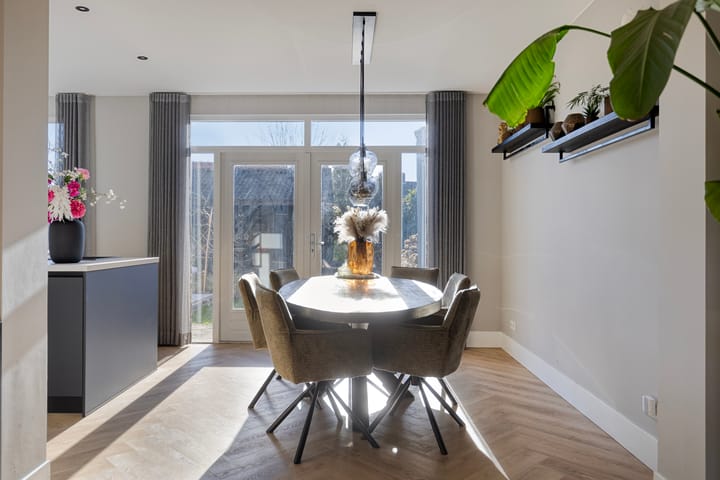 Photo 4 of van Lieshoutstraat 34