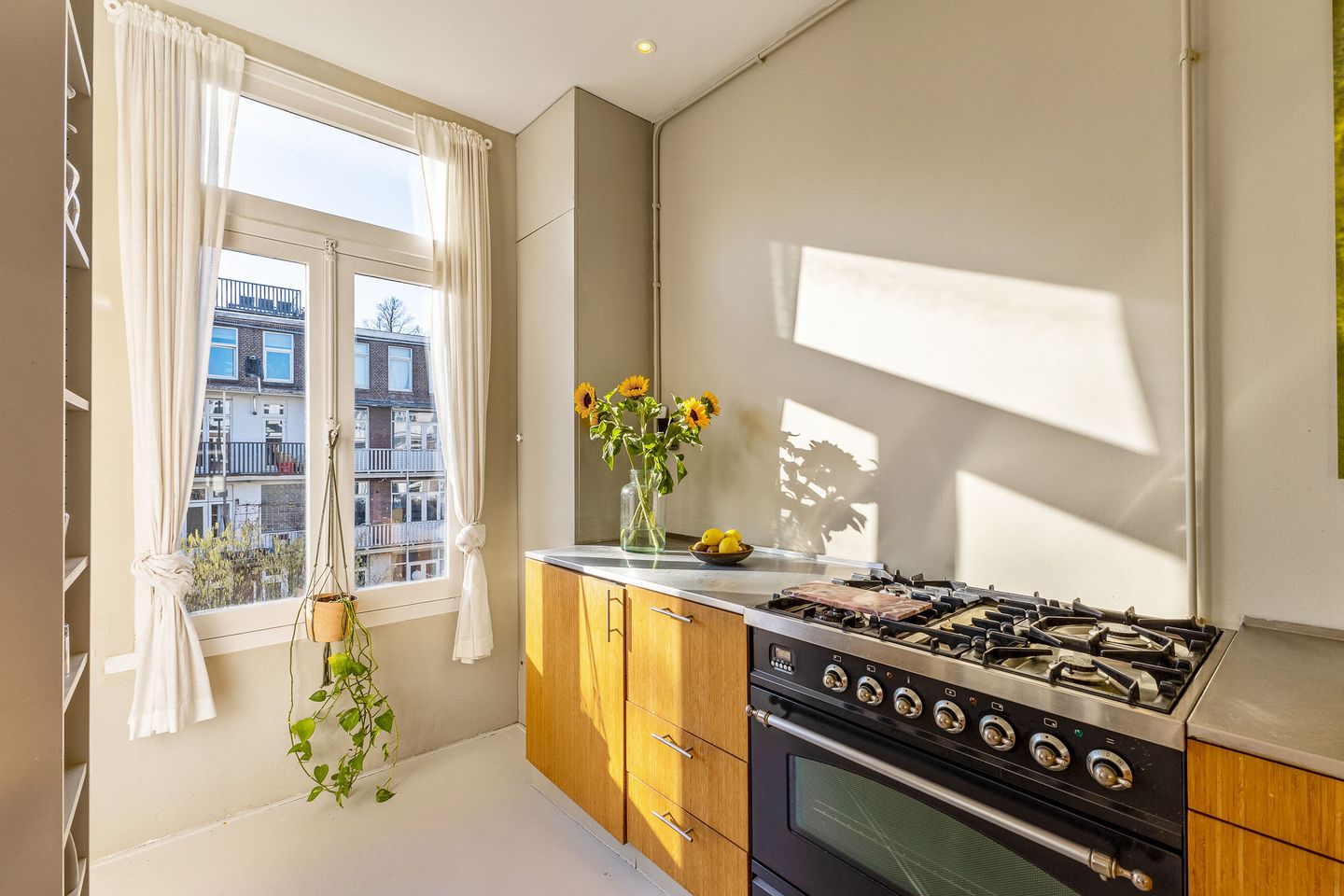 Spacious and Light Apartment with Sunny West-Facing Balcony in Amsterdam West — 18