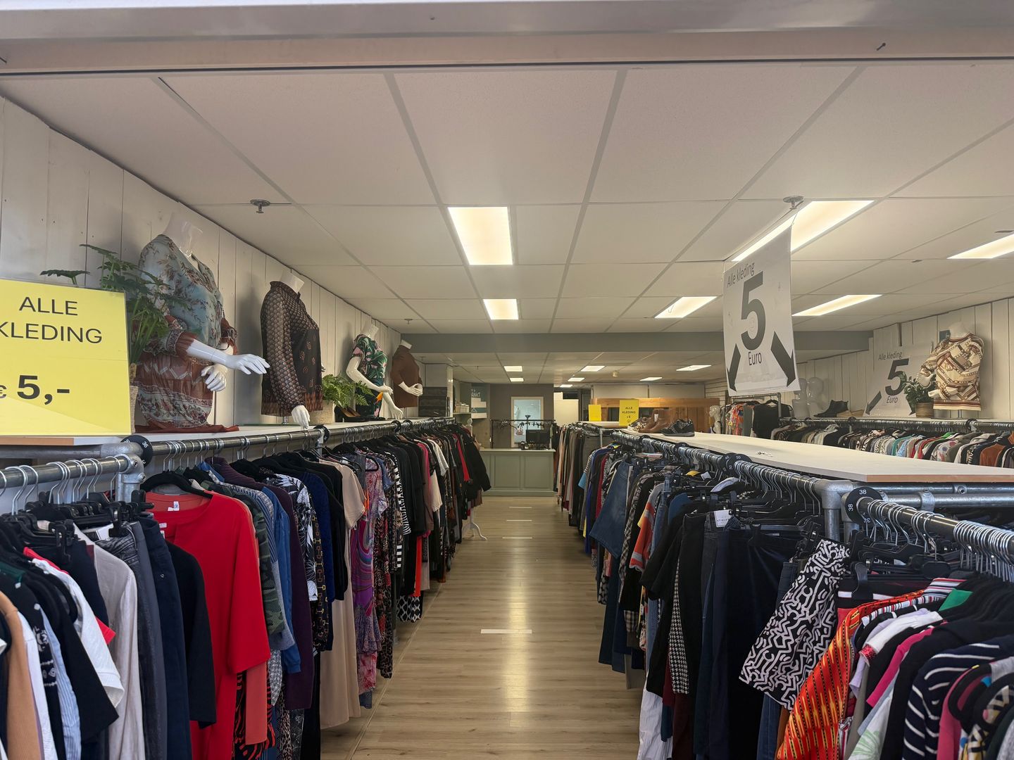 View photo 5 of Winkelcentrum 40