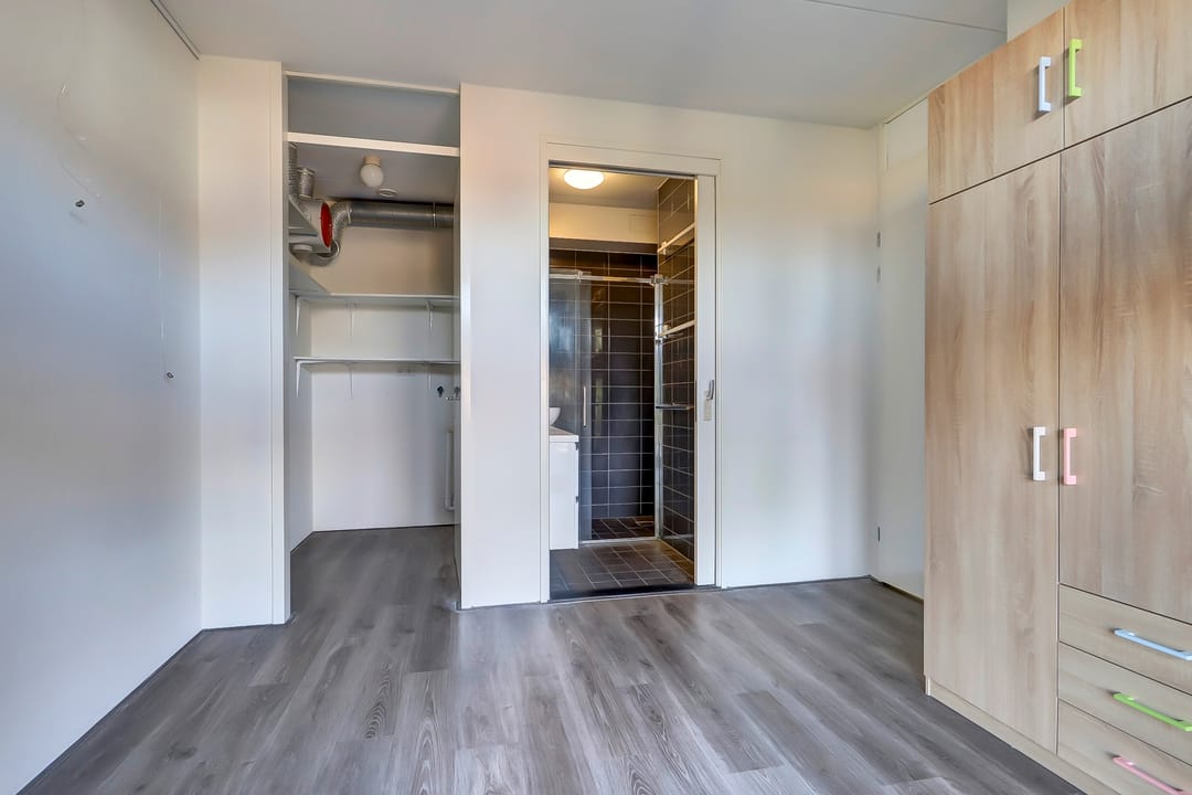 Energy efficient corner apartment on a vibrant location with parking — 20