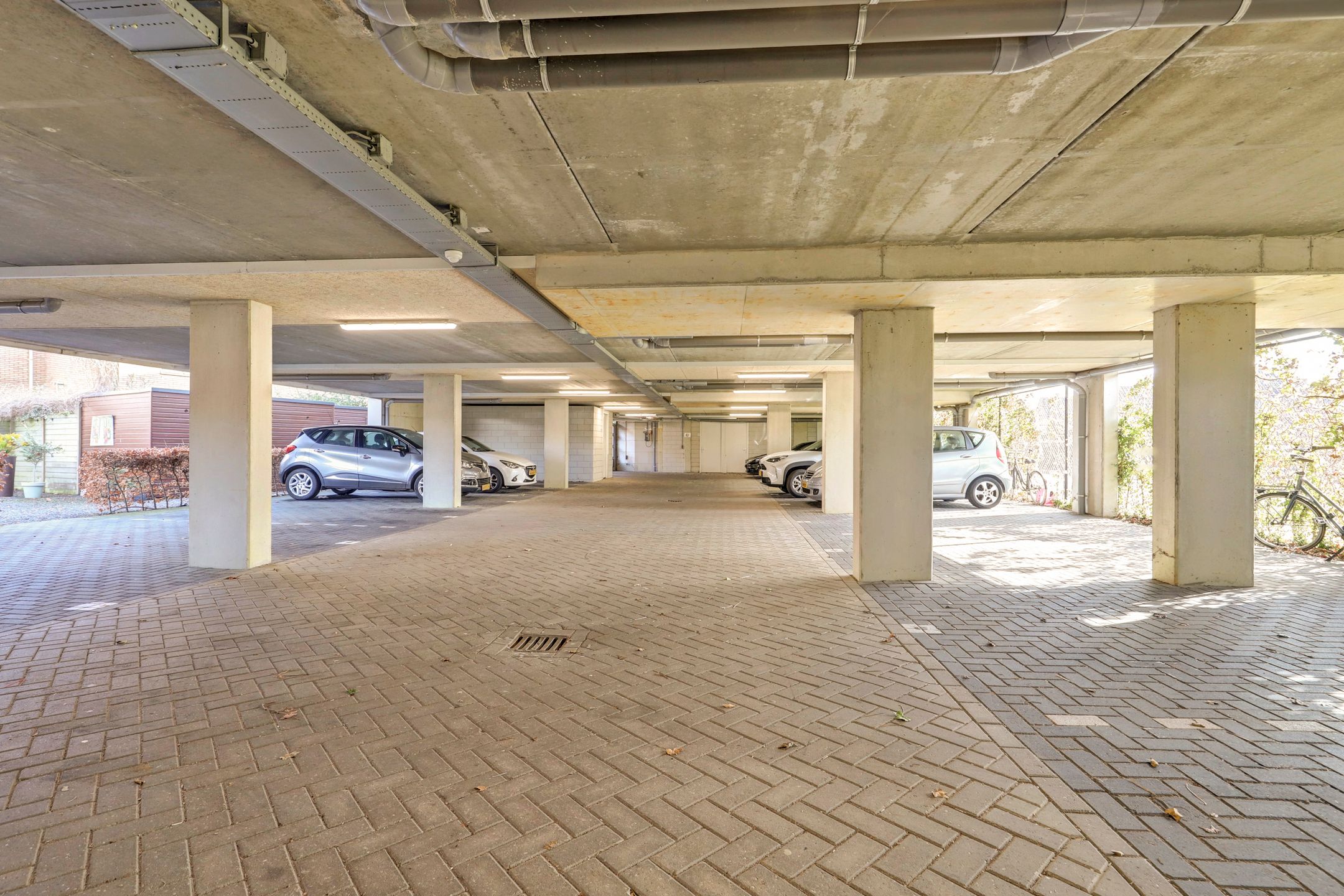 Energy efficient corner apartment on a vibrant location with parking — 27