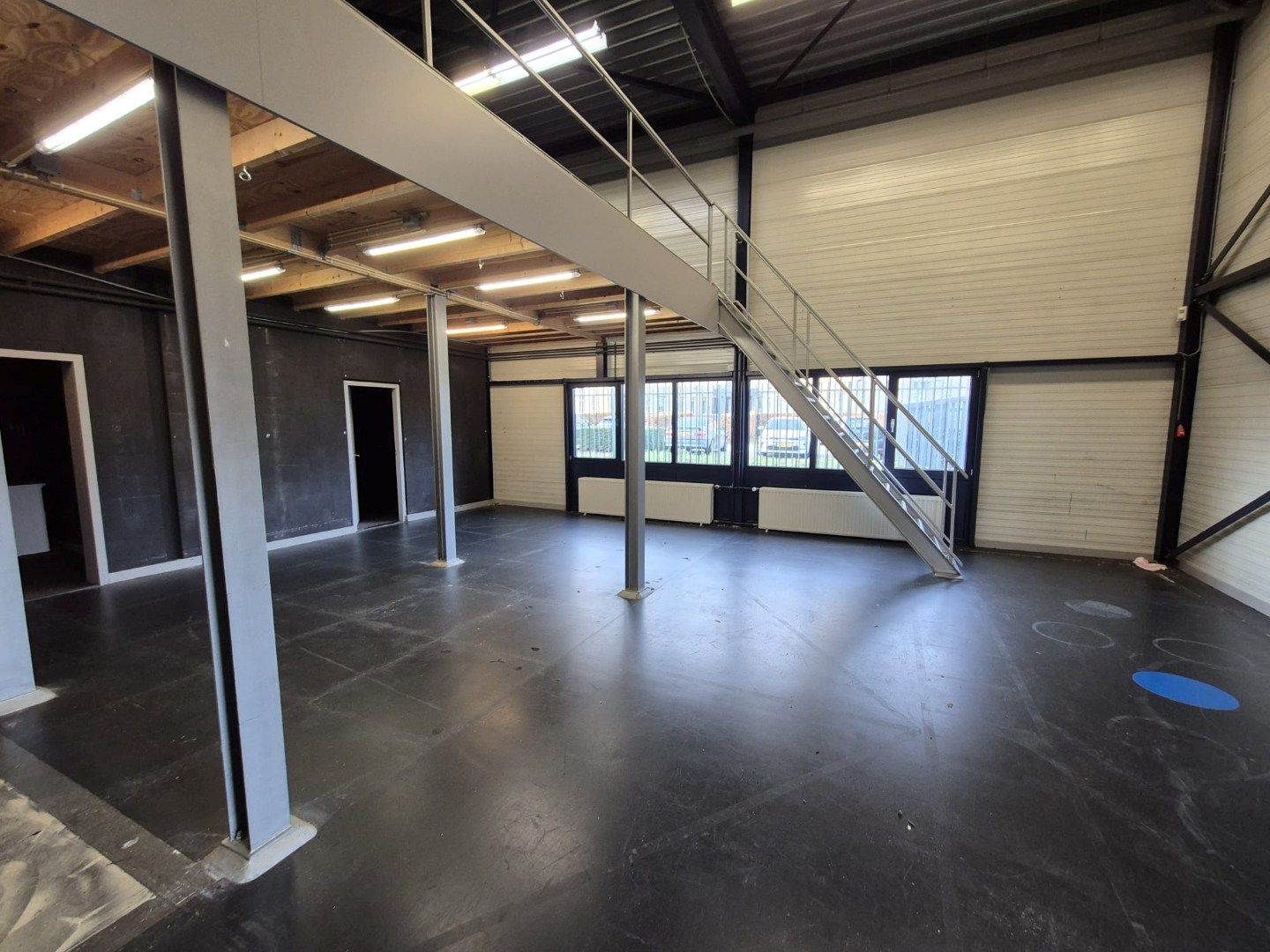 View photo 3 of Westhoven 6