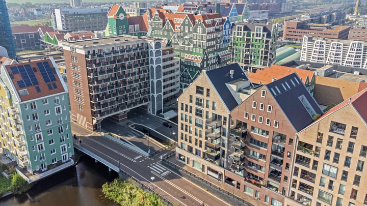 Hermitage 60 main image