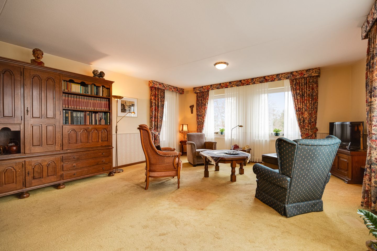 Photo 4 of Pettelaarseweg 243-D