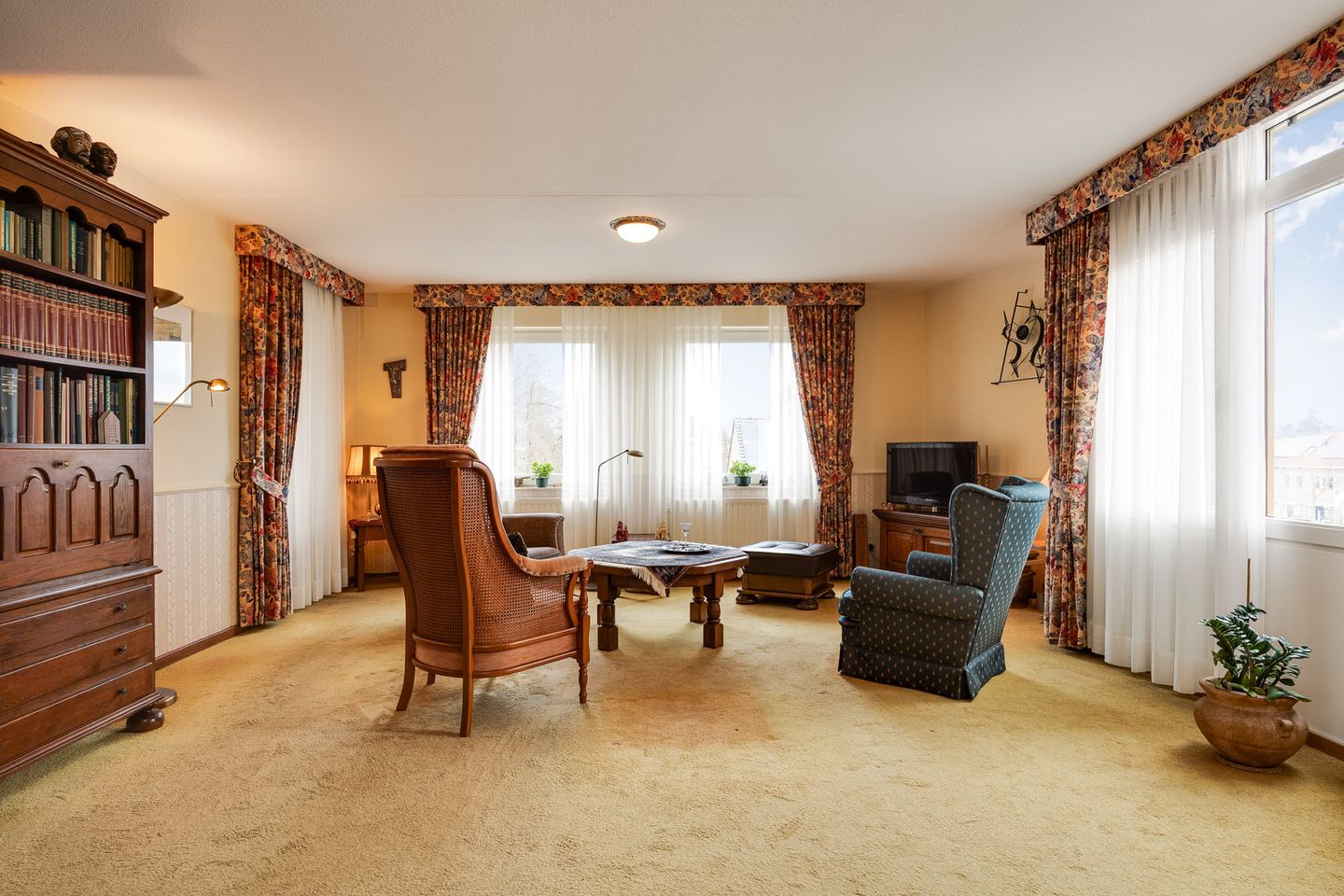 Photo 5 of Pettelaarseweg 243-D