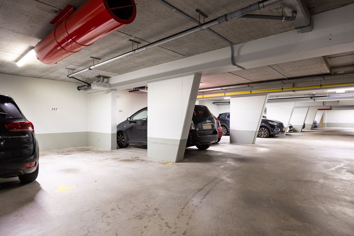 Photo 25 of Pettelaarseweg 243-D