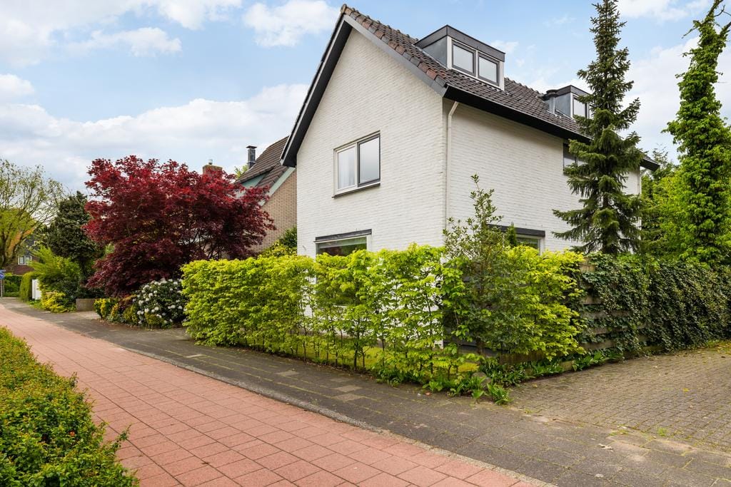 Photo 2 of Vondellaan 22