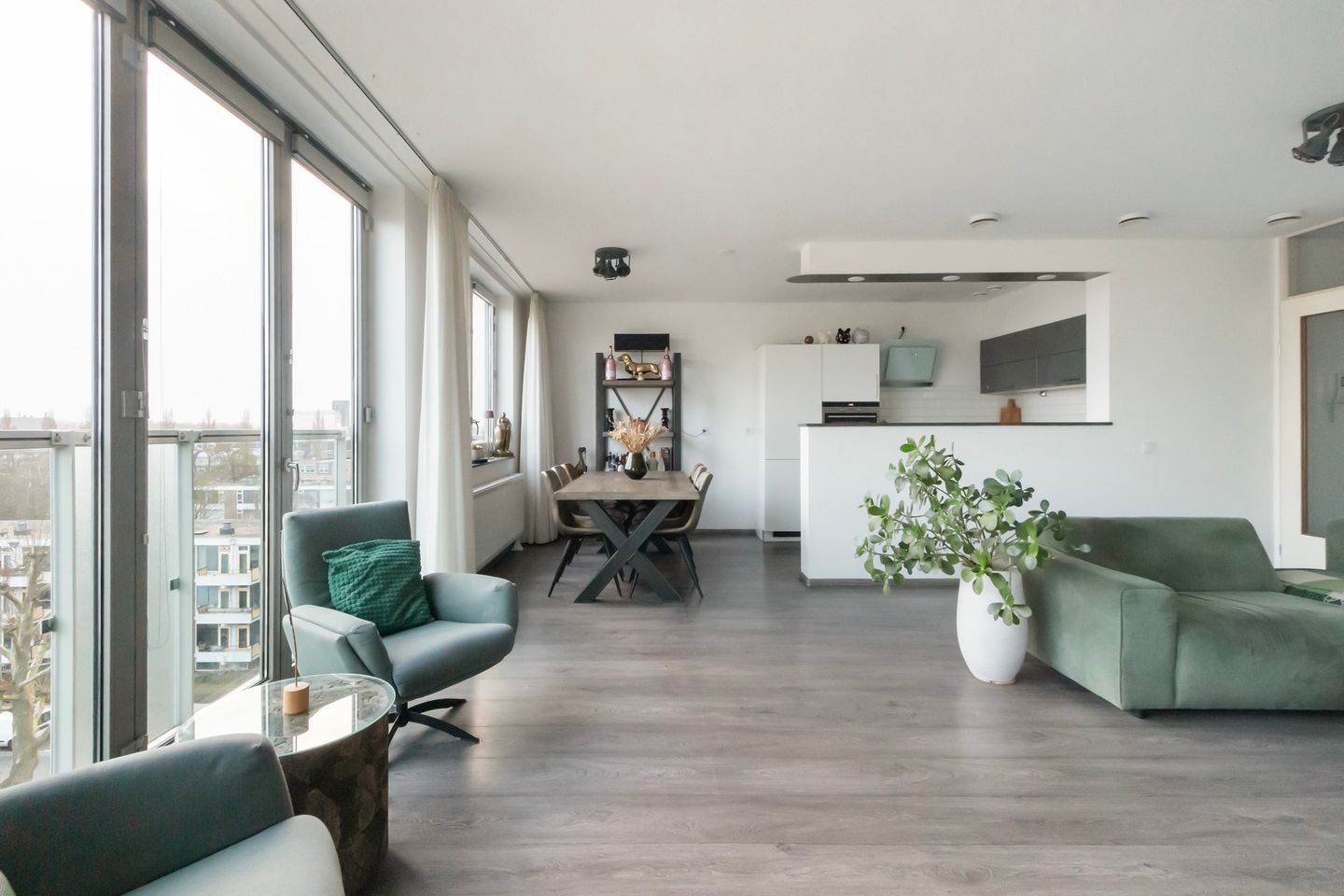 Foto 14 van Maarten Harpertsz. Trompweg 94