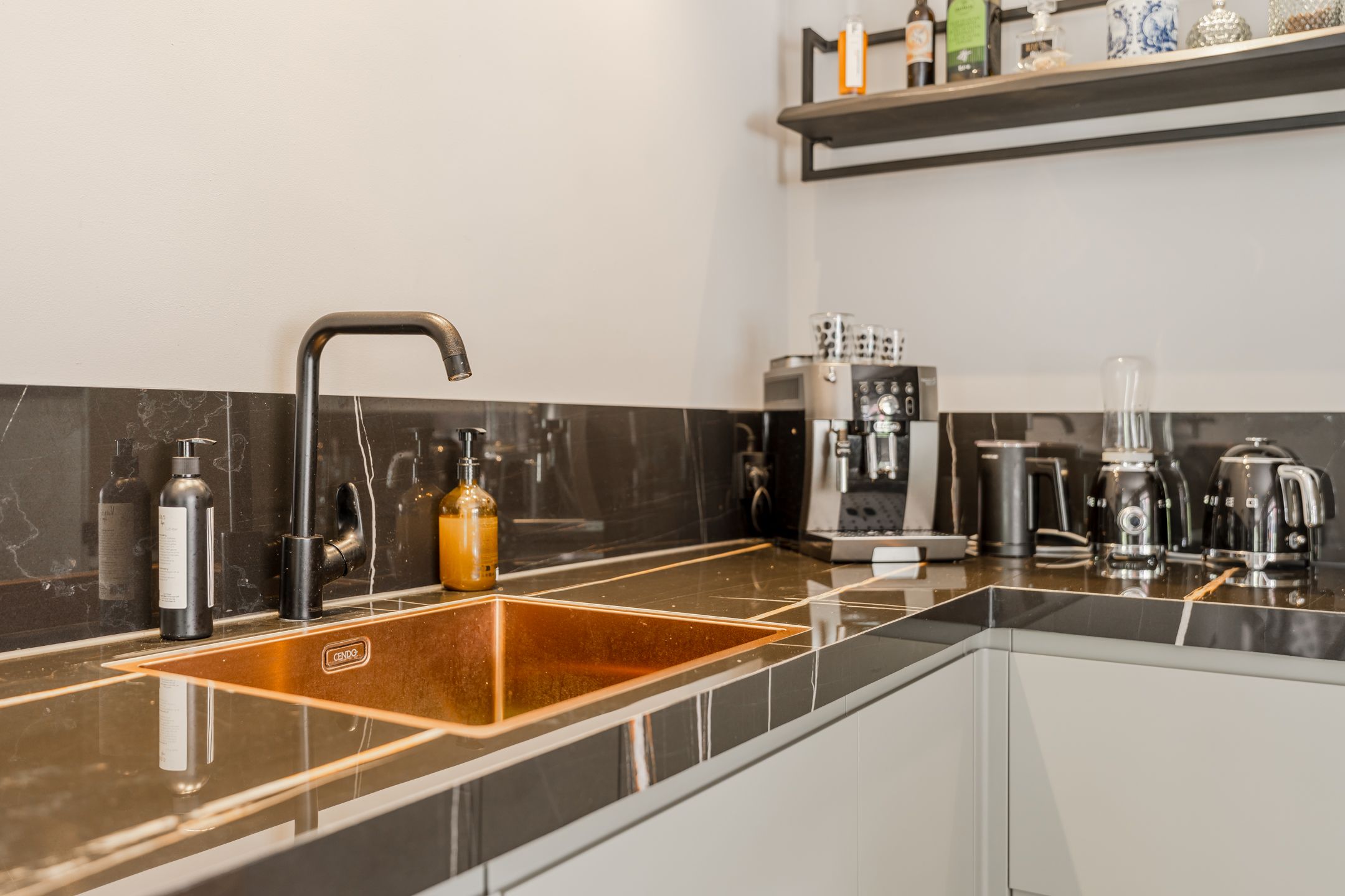 Foto 24 van Venusschelp 9