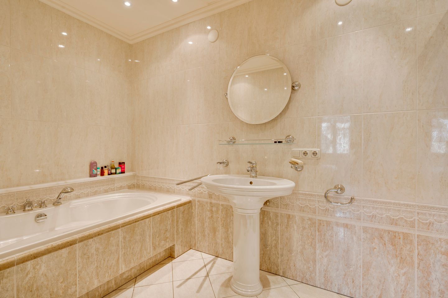 Photo 20 of Verwerhoek 10-B