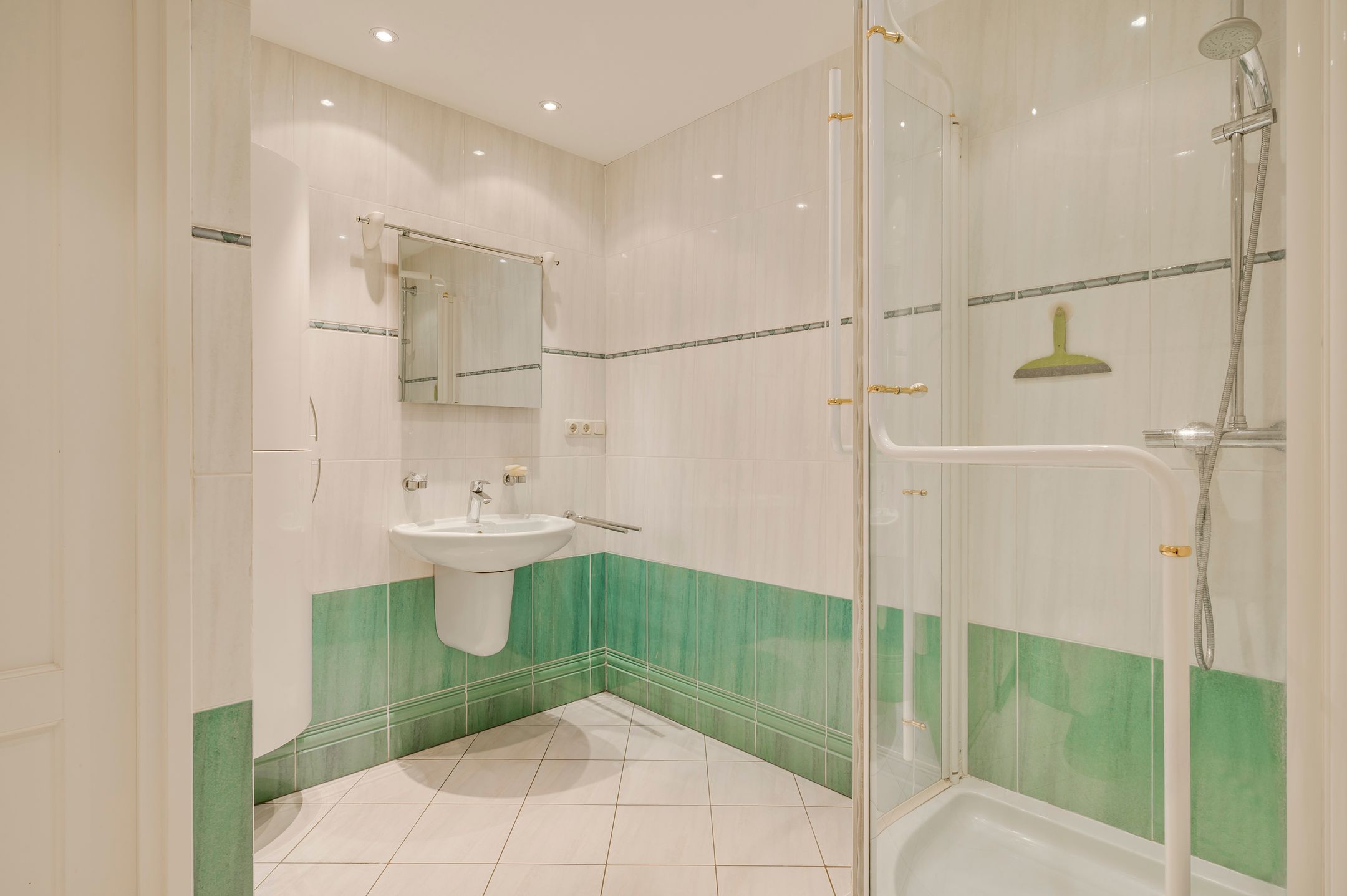 Photo 24 of Verwerhoek 10-B