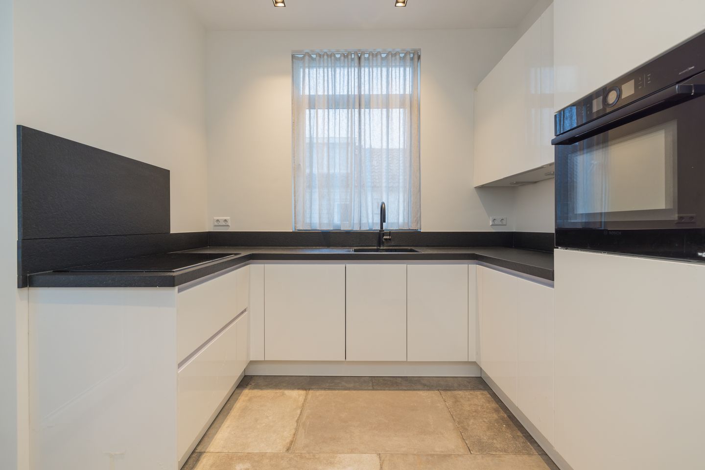 Foto 20 van Koningin Astrid Boulevard 42