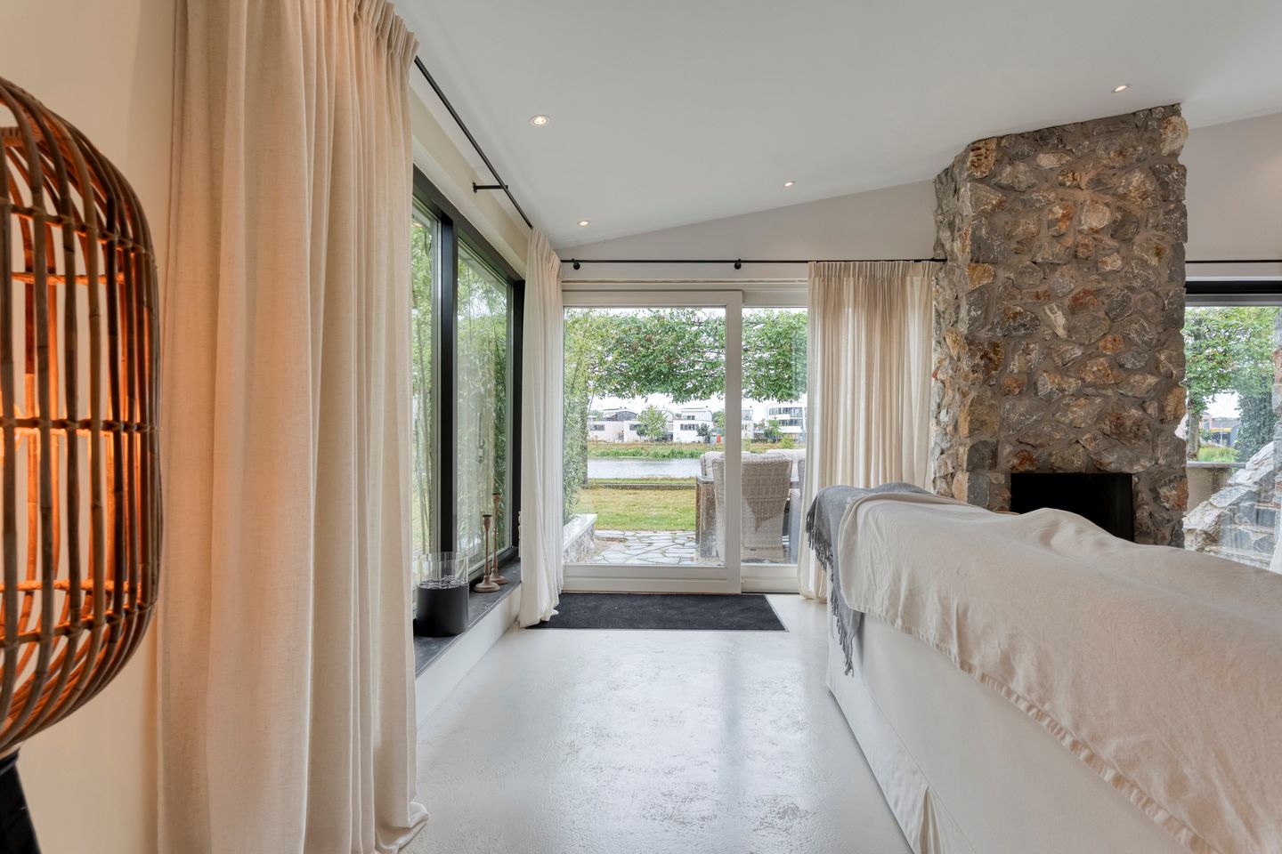 Photo 10 of Willebrandt van Oldenburgstraat 5-A