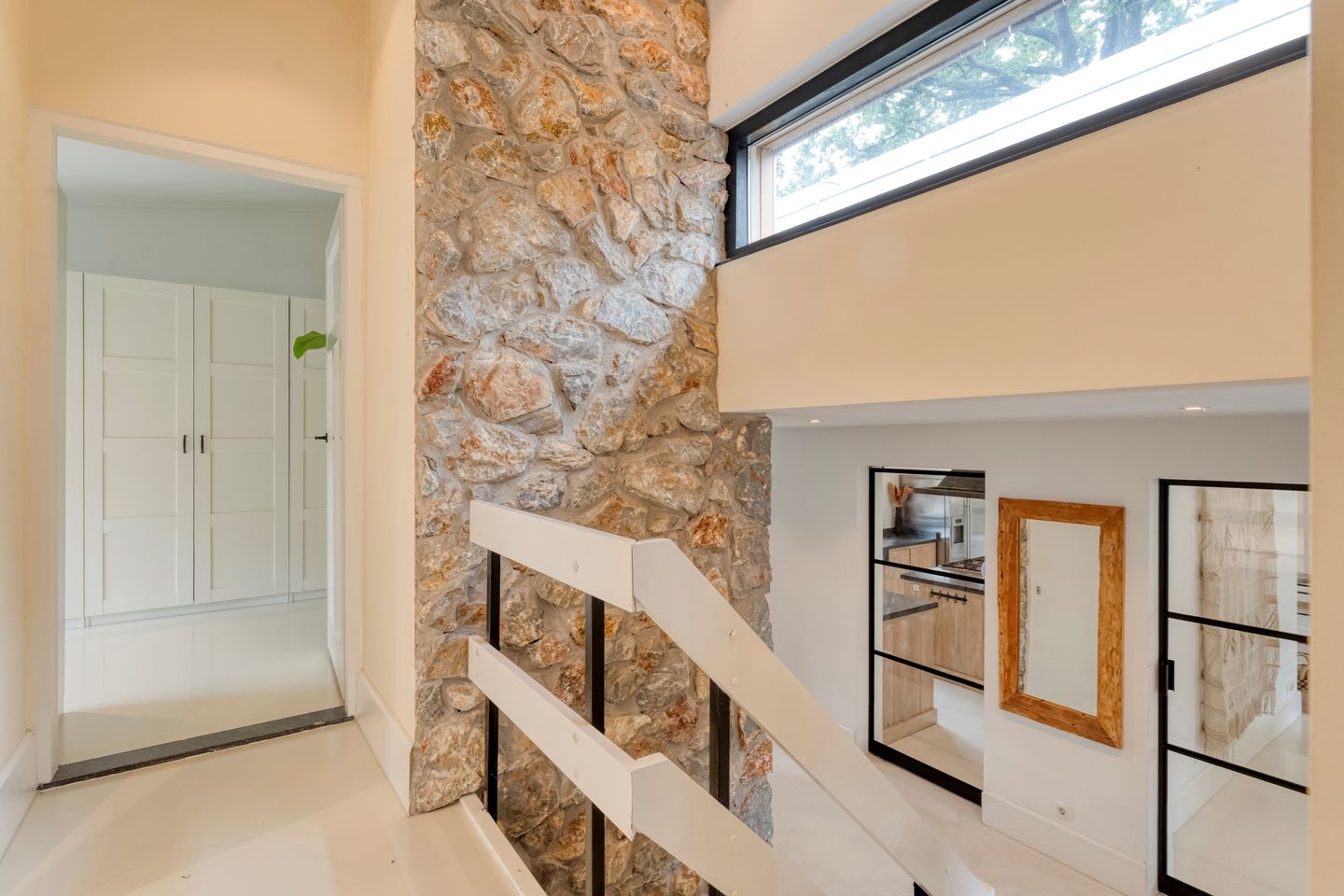 Photo 19 of Willebrandt van Oldenburgstraat 5-A