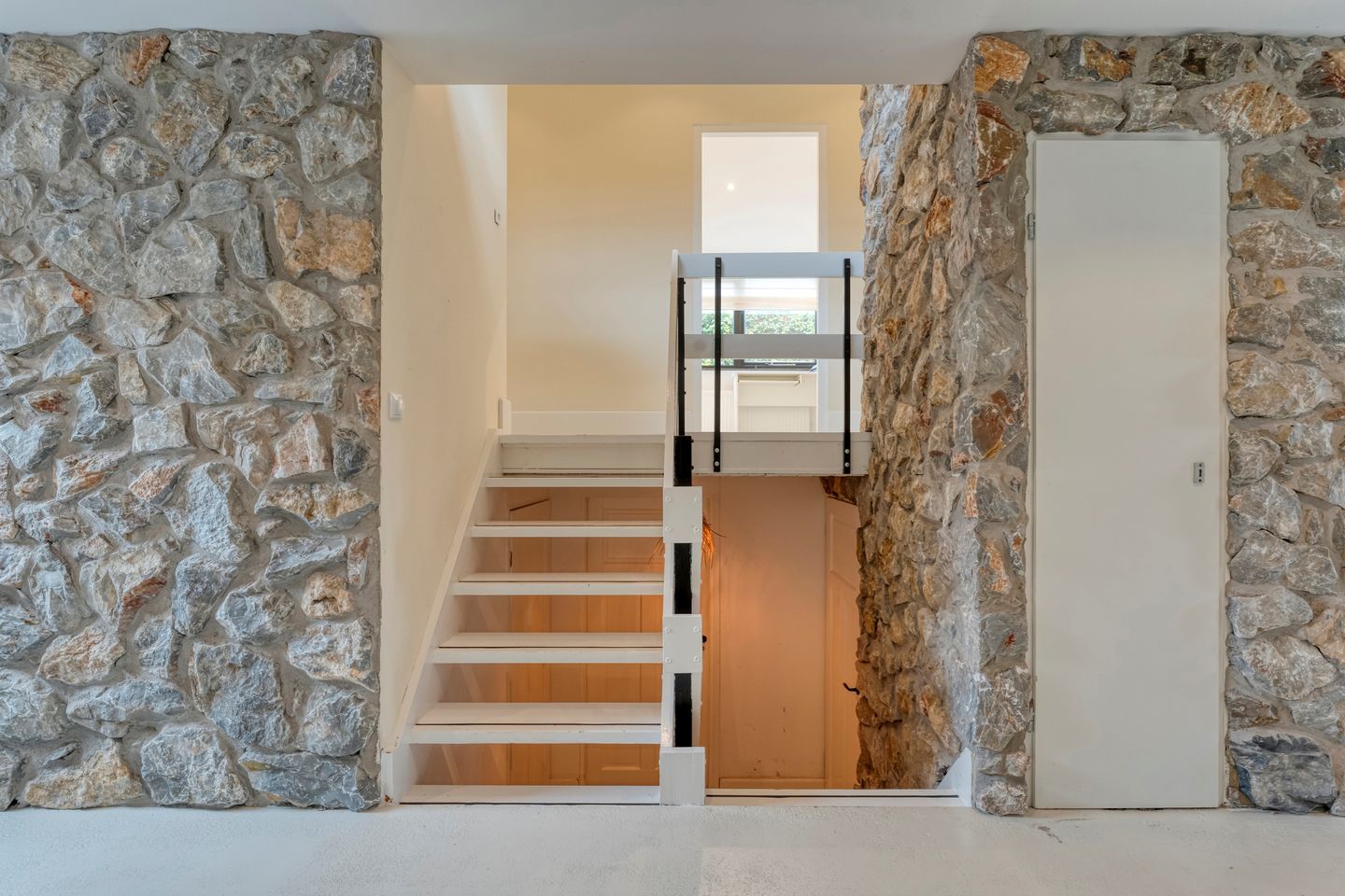 Photo 34 of Willebrandt van Oldenburgstraat 5-A