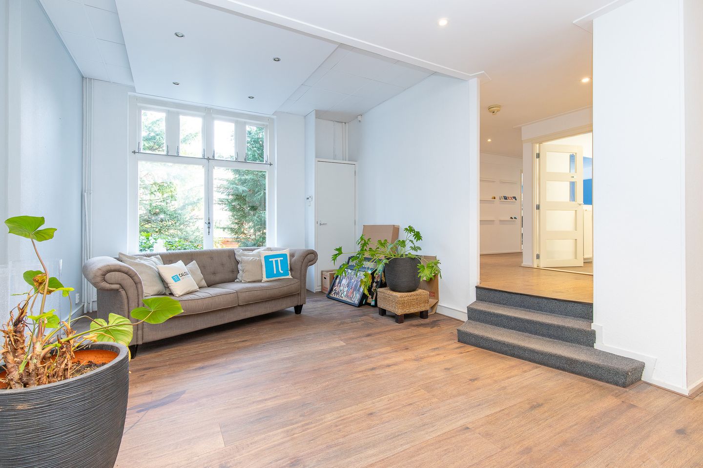 Bekijk foto 2 van Zoeterwoudsesingel 50