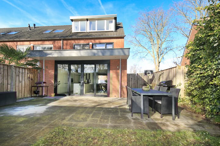 Photo 2 of Uiverstraat 2