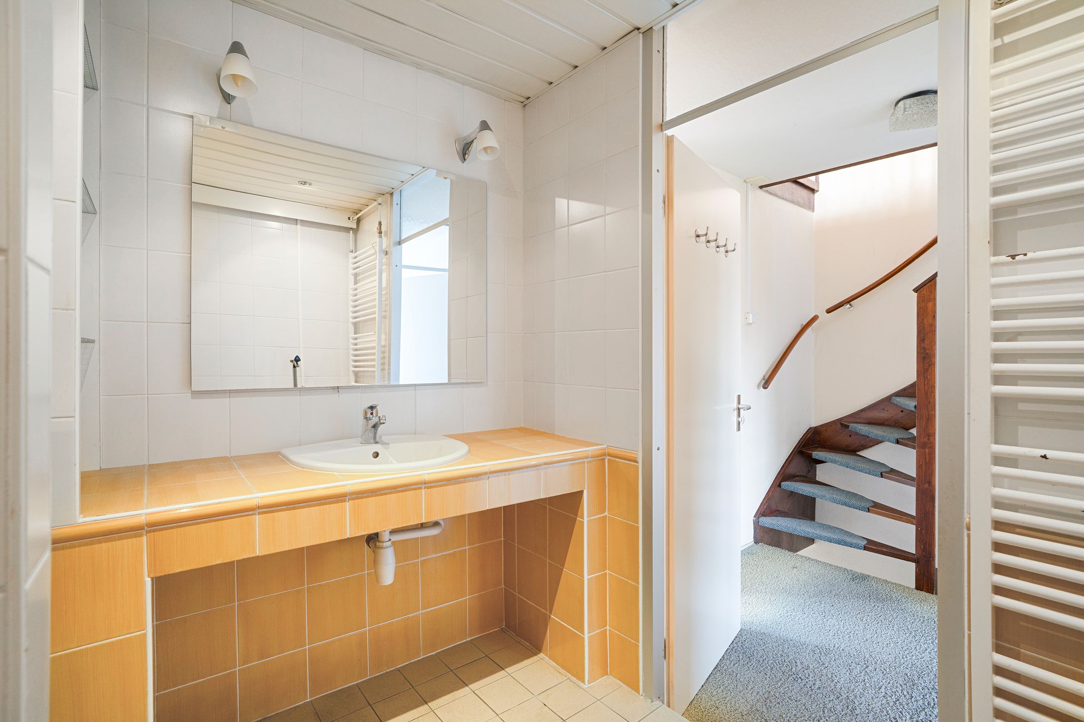 Family Corner House with Backyard and Private Driveway in Voorburg — 17