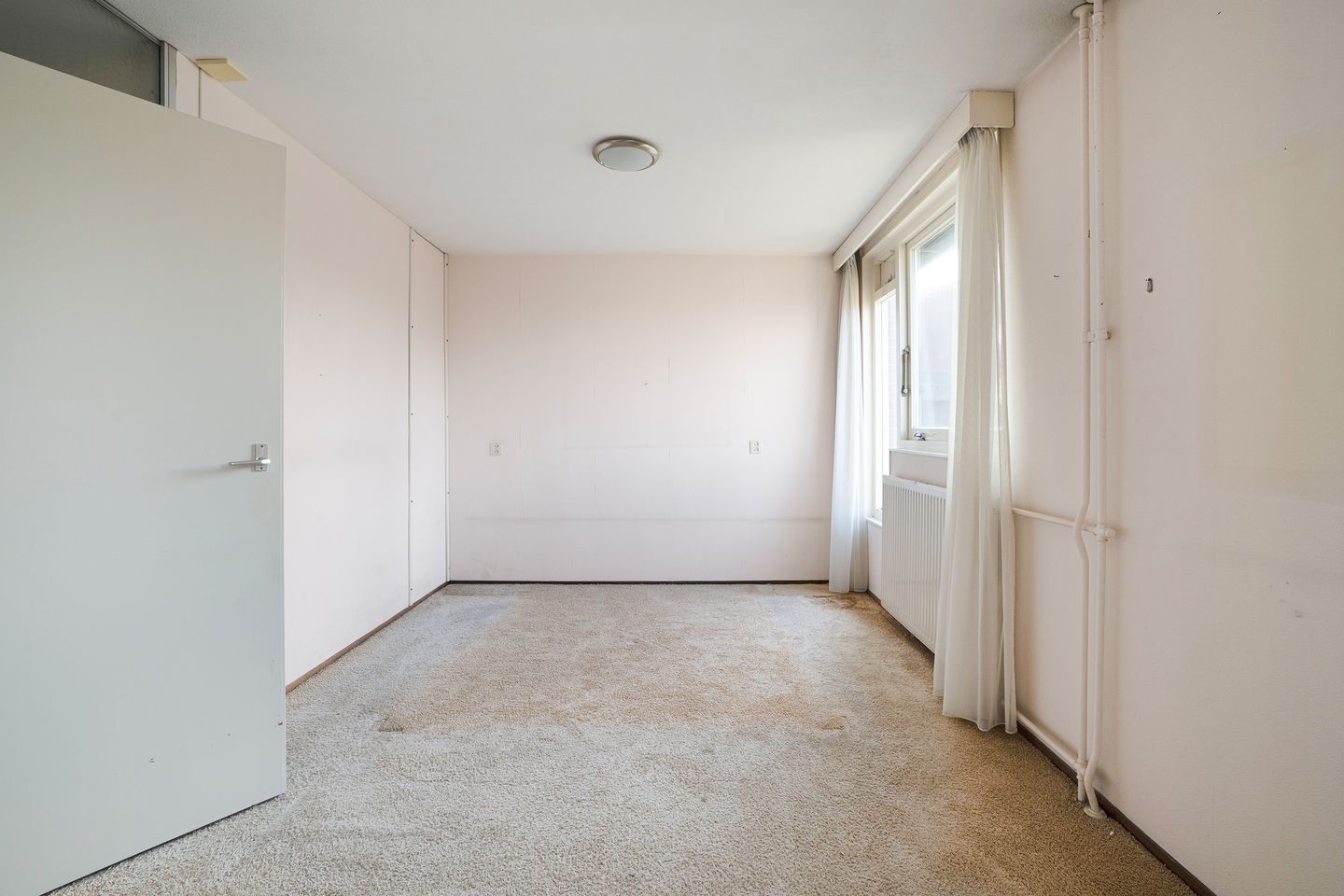 Family Corner House with Backyard and Private Driveway in Voorburg — 19