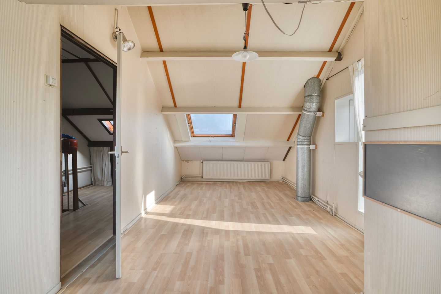 Family Corner House with Backyard and Private Driveway in Voorburg — 24