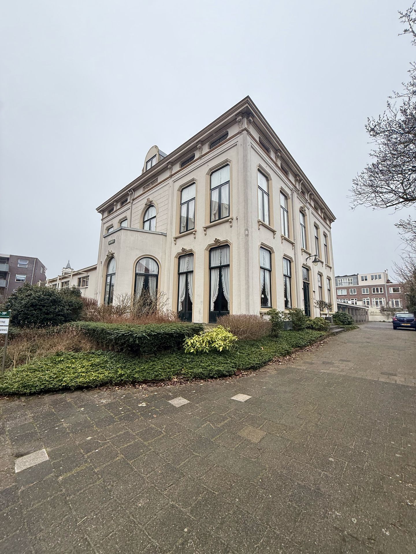 Bekijk foto 2 van Oudwijk 19