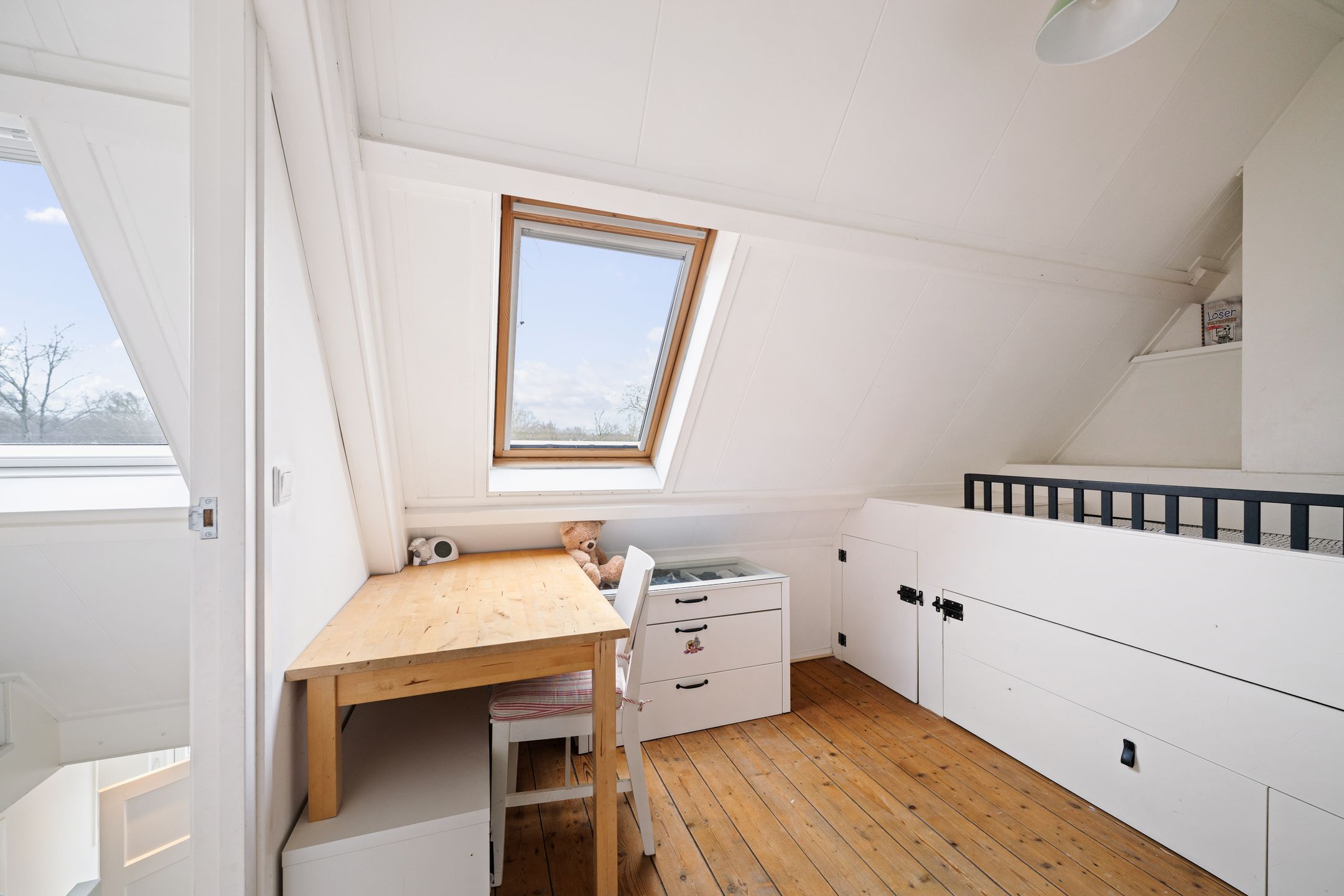 Photo 33 of Tjoenerstraat 13
