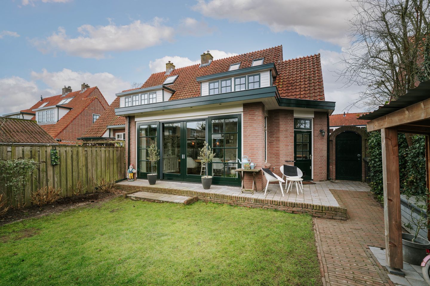 Photo 44 of Tjoenerstraat 13