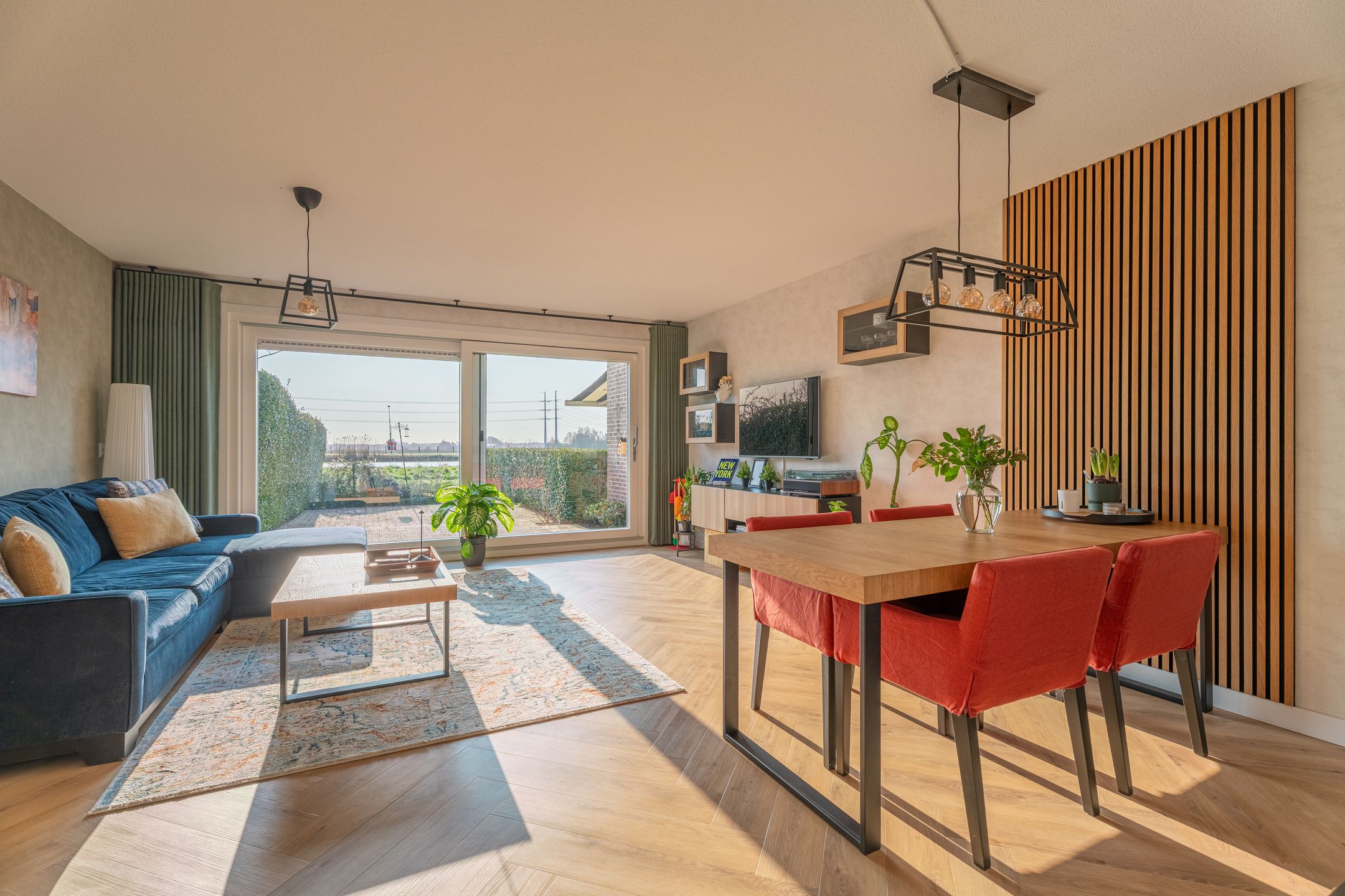 Foto 3 van Jacqueline van der Waalsheem 21