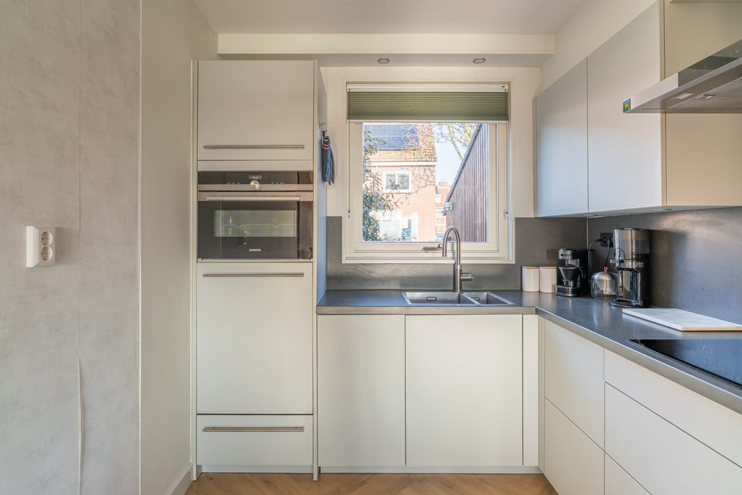 Foto 8 van Jacqueline van der Waalsheem 21