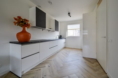 Mangaan 11 tertiary image