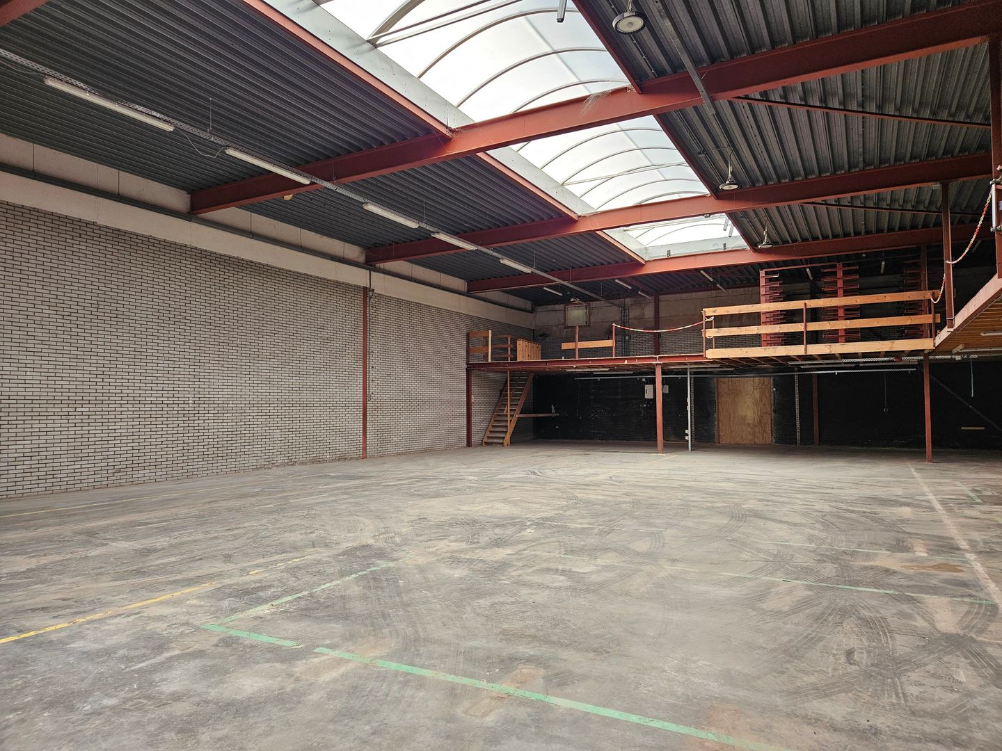 View photo 3 of Industrieweg 3